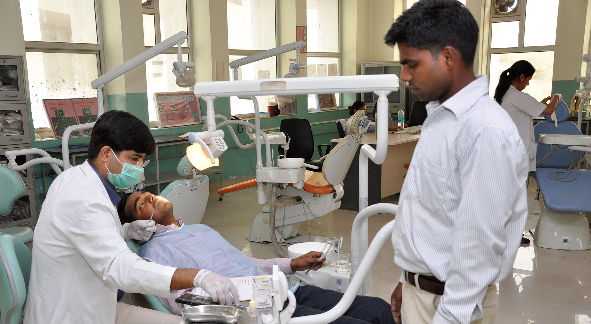 >Department of Prosthodontics and Crown and Bridge