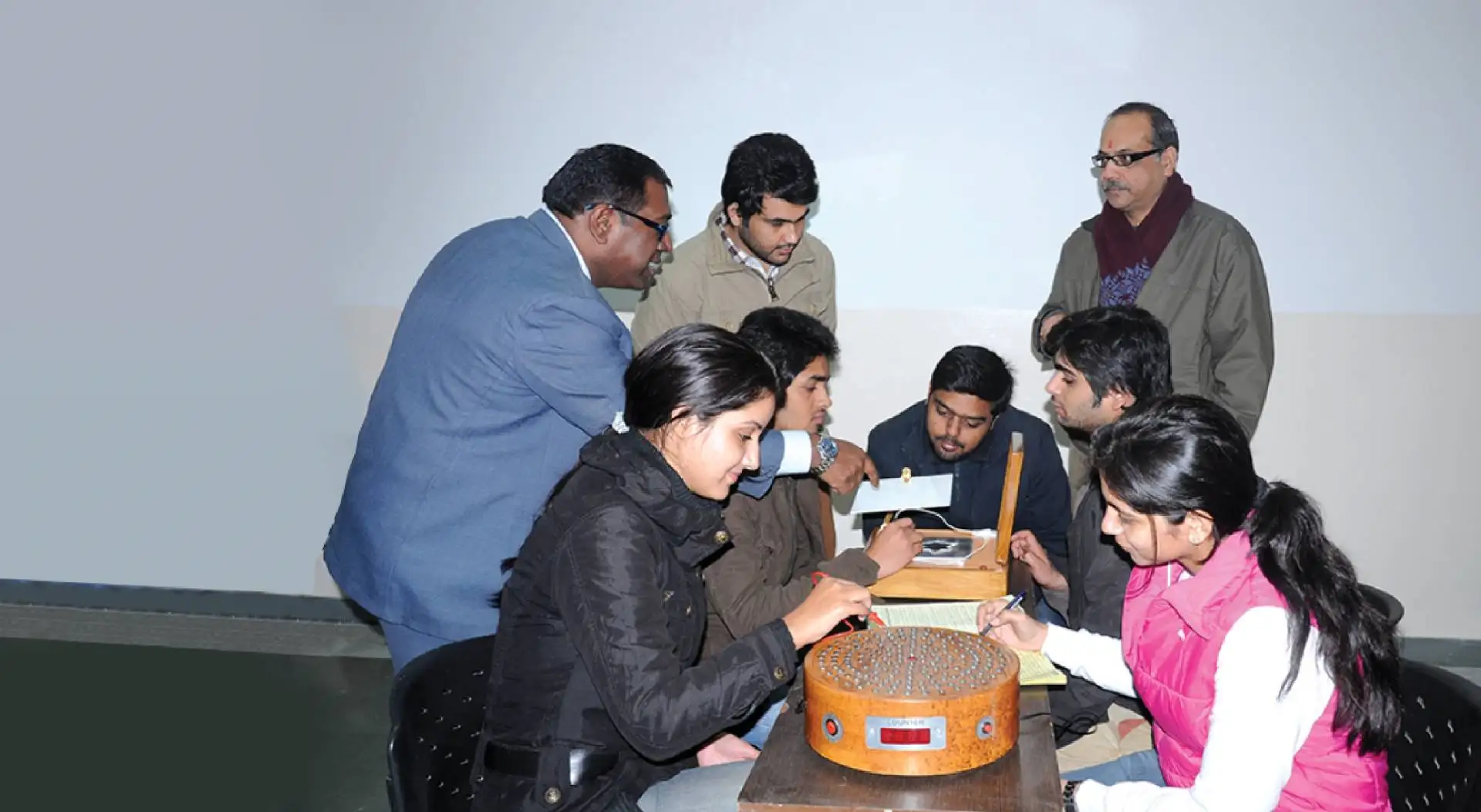 Teaching with a strong focus <br>on experiential learning