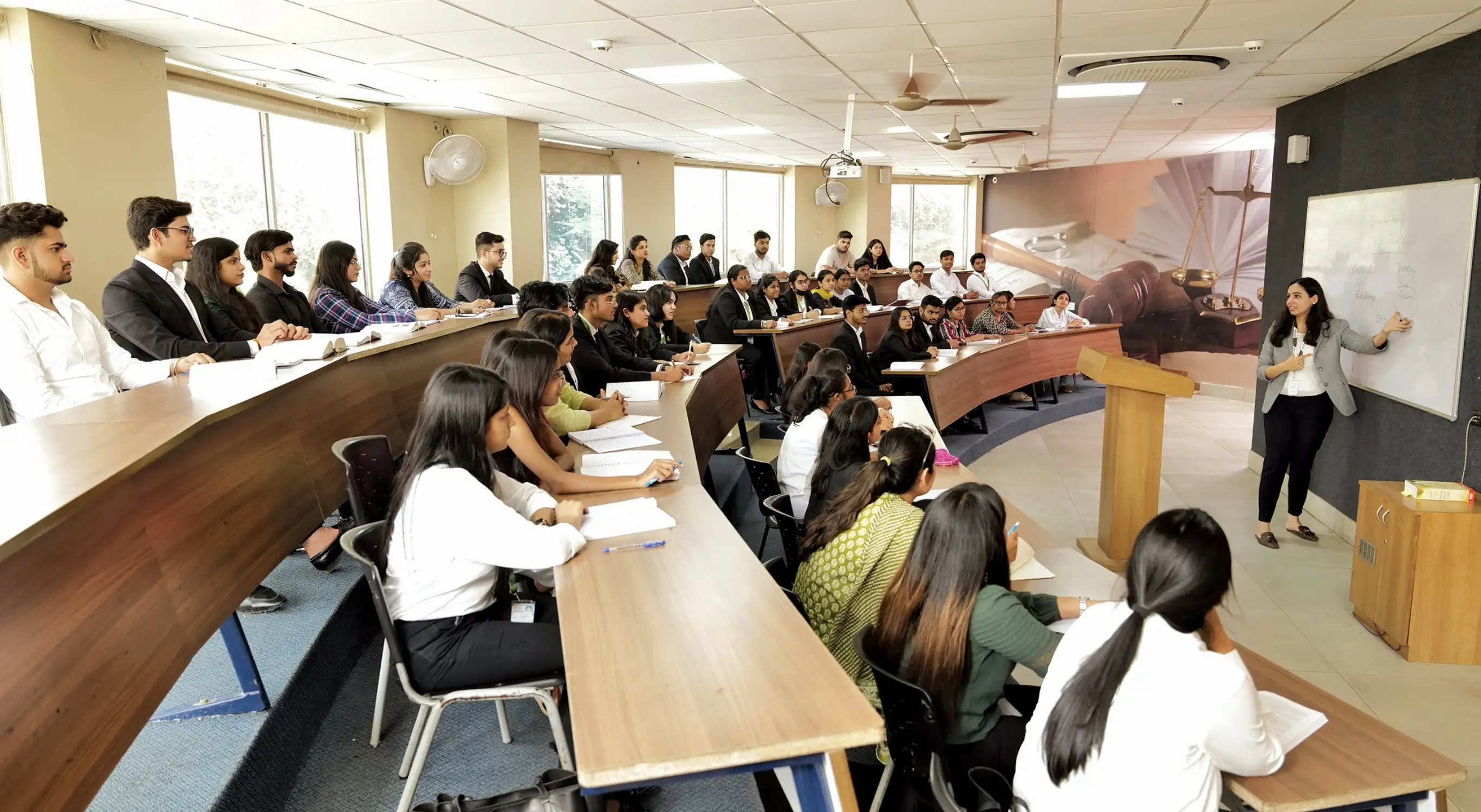 Legal universe wizards <br> for guest lectures
